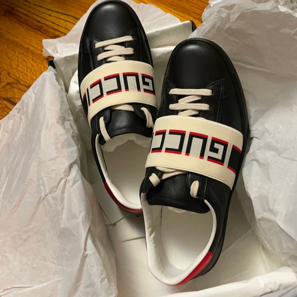 Gucci sneakers new in box